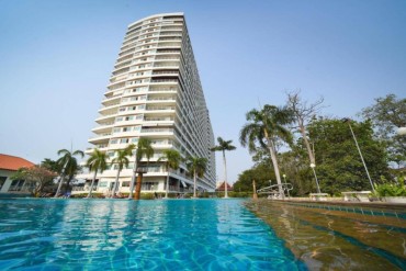 GPPC3088  Large Studio for Sale in Beachfront View Talay 5D, Jomtien!