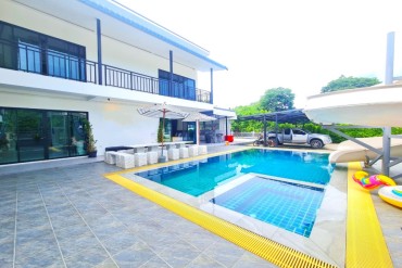 image 25 GPPH1880 Exclusive 8-bedroom pool villa in Bang Saray