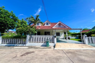 image 27 GPPH1897 Beautiful house with private pool for sale