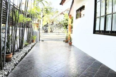 image 29 GPPH1911 Spacious property with garden in East Pattaya