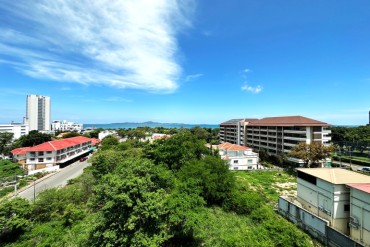 image 4 GPPB0391 Hotel on Pratamnak Hill with Sea Views