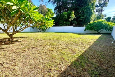 image 18 GPPH1927 3-Bedroom House with a Spacious Garden