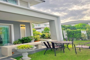 image 19 GPPH1938 Beautiful two-story house with a garden