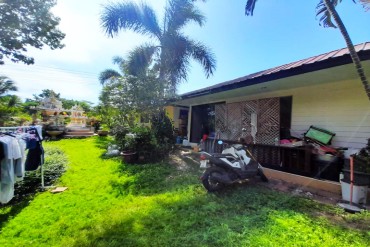 image 15 GPPH1945 Spacious 2-storey house with garden