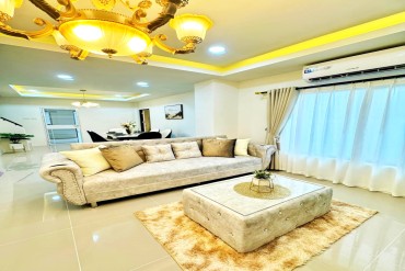 image 21 GPPH1984 Fully furnished 2 storey house in East Pattaya