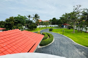 image 2 GPPH1989 Spacious pool villa with a beautiful garden